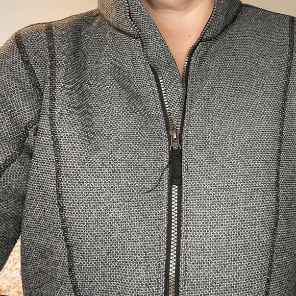 Eddie Bauer grey and black fleece jacket - Picture 5 of 6
